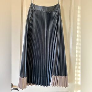 Ted Baker Gray and Cream Pleated A-Line Skirt